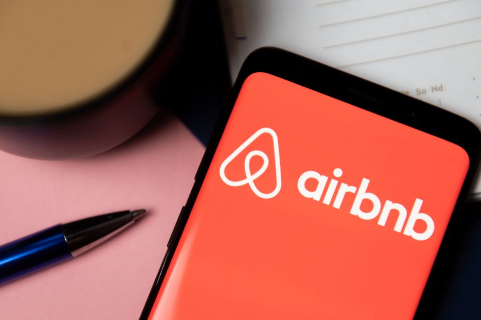 POLAND - 2020/10/06: In this photo illustration Airbnb logo displayed on a smartphone. (Photo Illustration by Mateusz Slodkowski/SOPA Images/LightRocket via Getty Images)